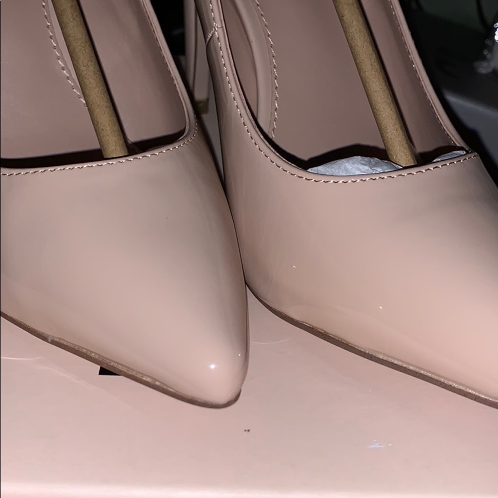 NIB BCBGeneration Smooth Patent Heelsππ - Picture 3 of 7